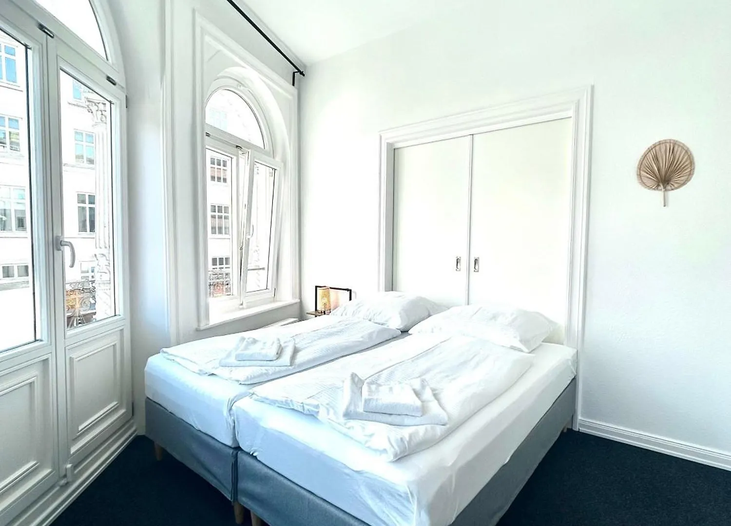Central Apartment For Up To 10 Guests Hamburg
